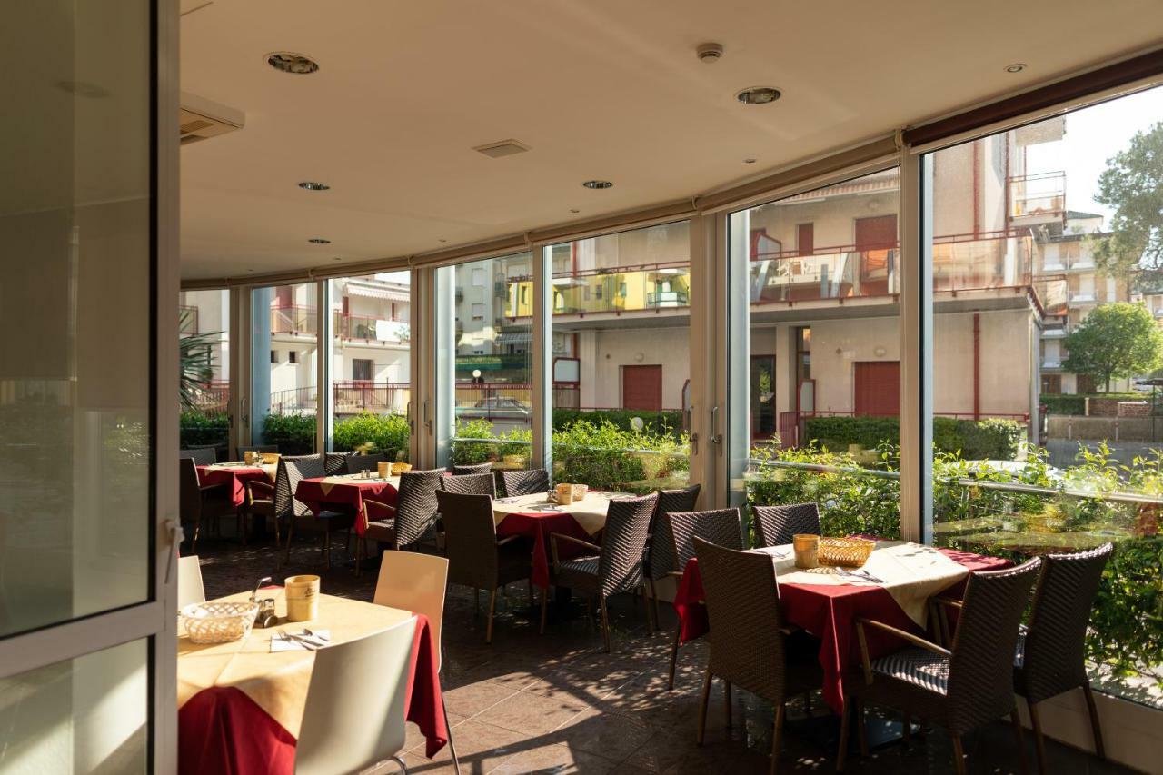 Hotel Sheila Lido di Jesolo Exterior photo